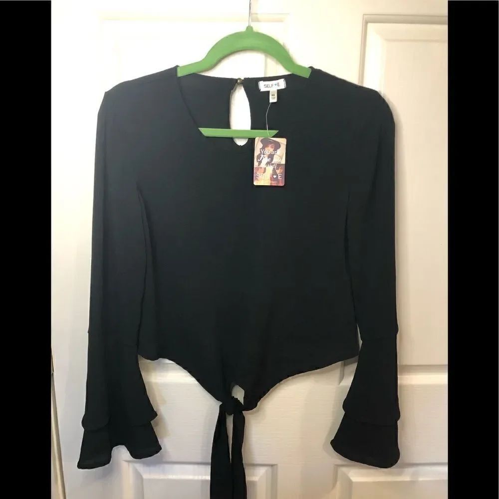 Self❤️e bell sleeve blouse